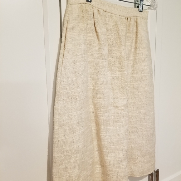 Vintage linen skirt in cream - Picture 2 of 6